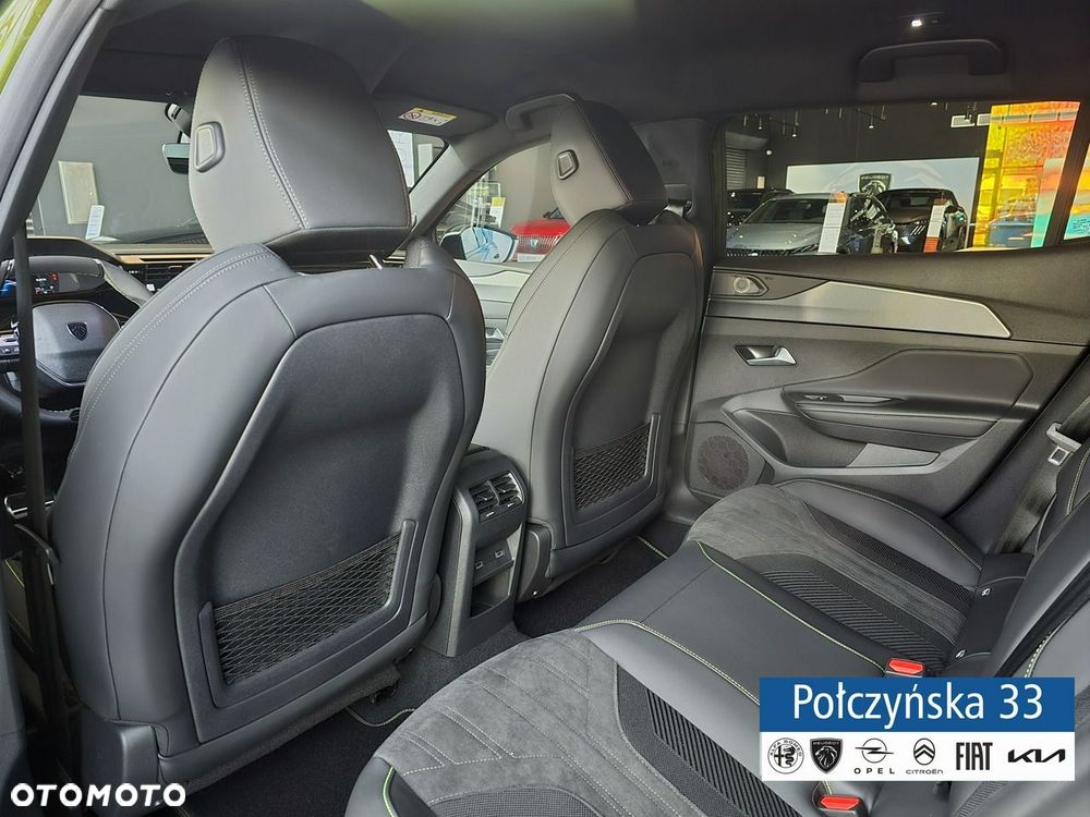 Peugeot 408 - 18