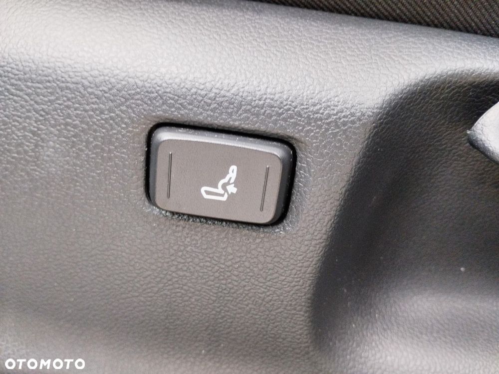 Toyota Yaris Cross Hybrid 1.5 Comfort 4x4 - 24