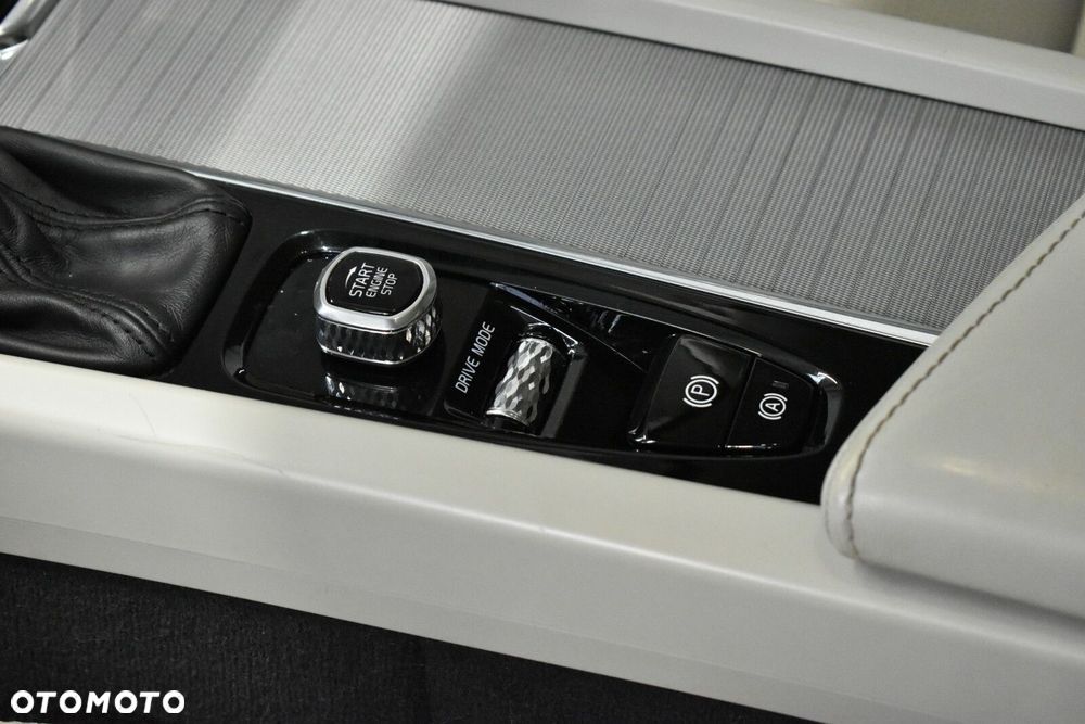 Volvo XC 60 - 23