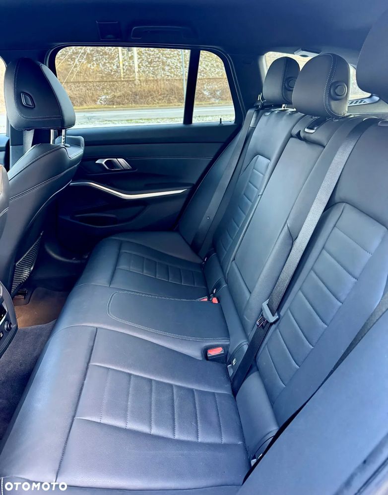 BMW Seria 3 320d Edition M Sport Shadow - 14