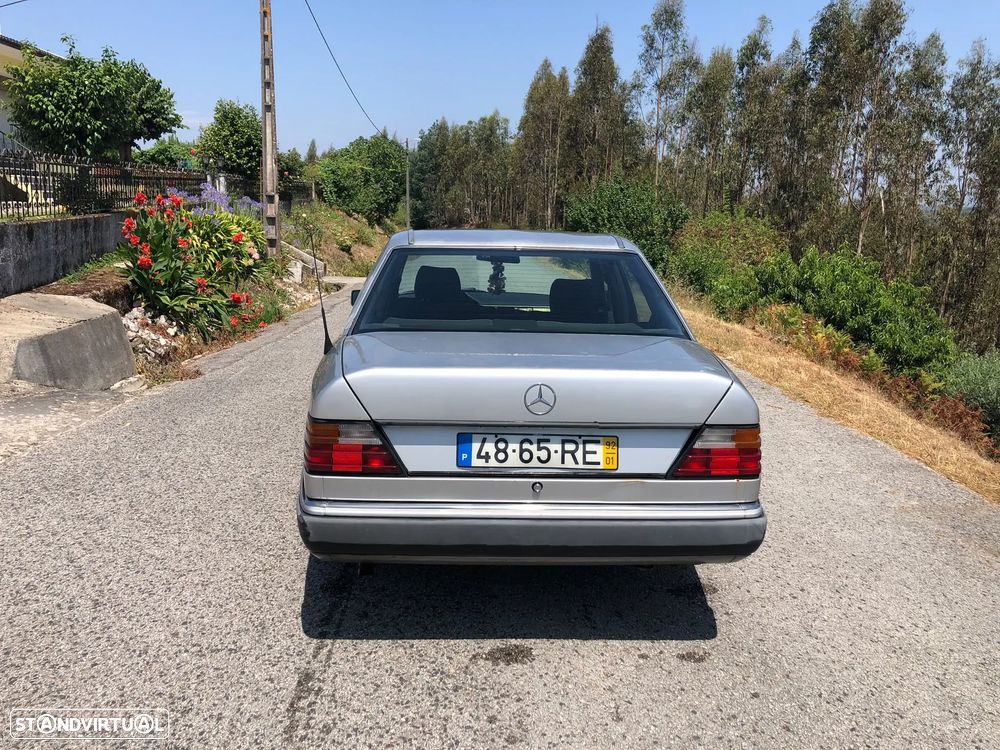 Mercedes-Benz E 200 D - 4