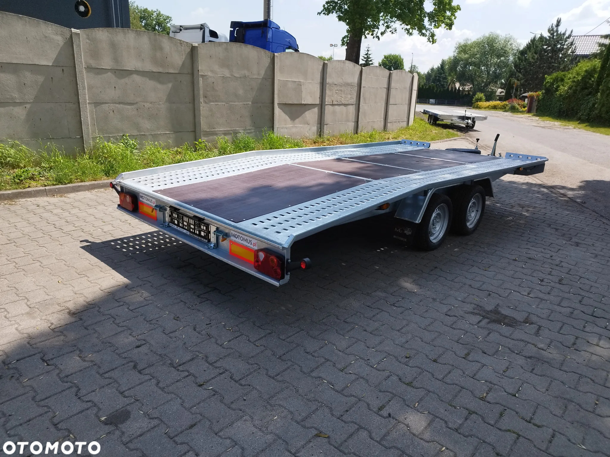 Niewiadów Laweta Niewiadów Boro Jupiter 4.5x2 raz łamana wypełniona koła 195r13c - 4