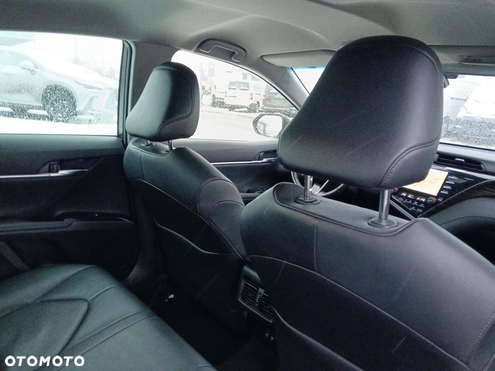 Toyota Camry 2.5 Hybrid Executive CVT - 12