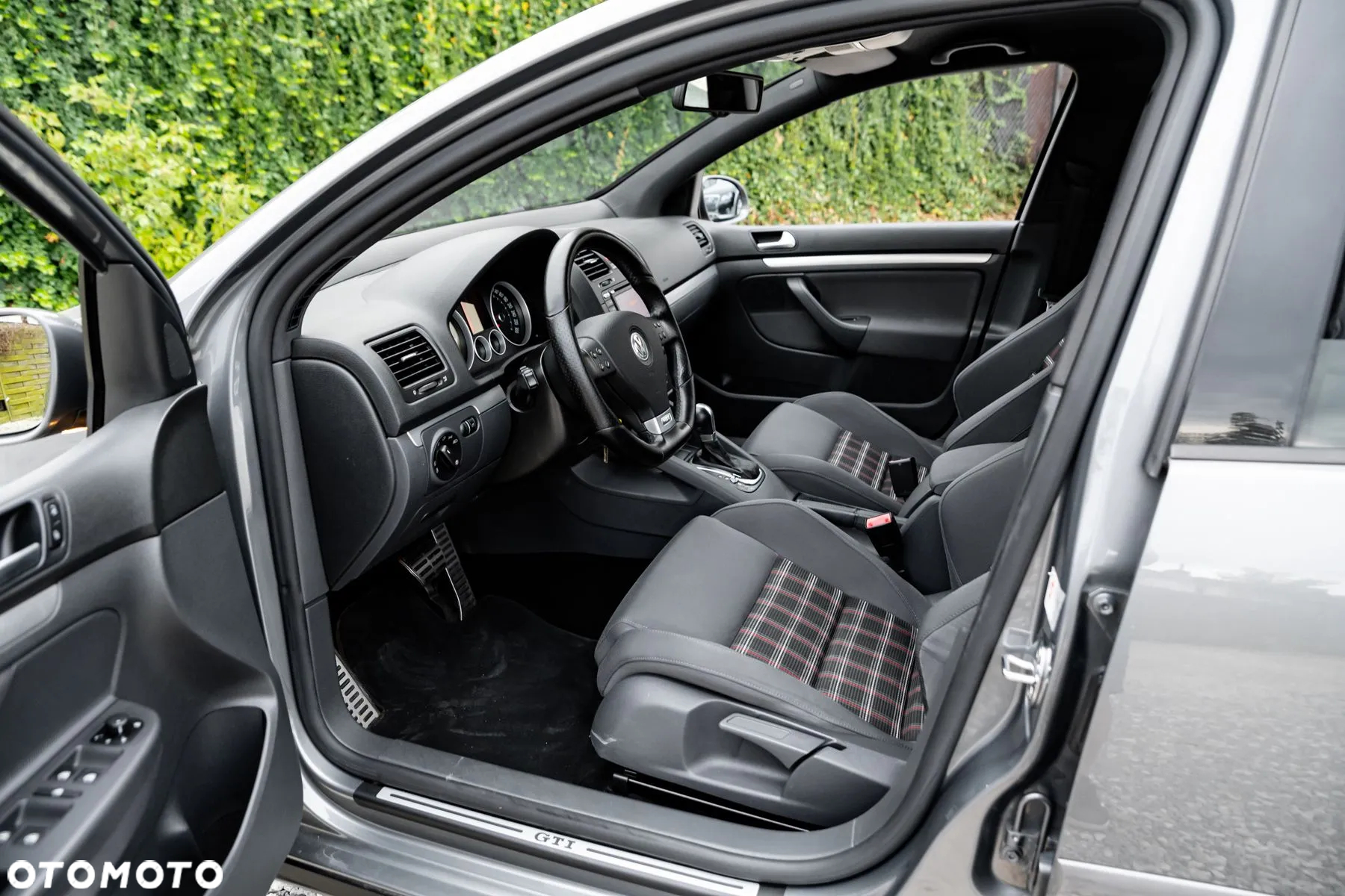 Volkswagen Golf 2.0 GTI DSG - 17