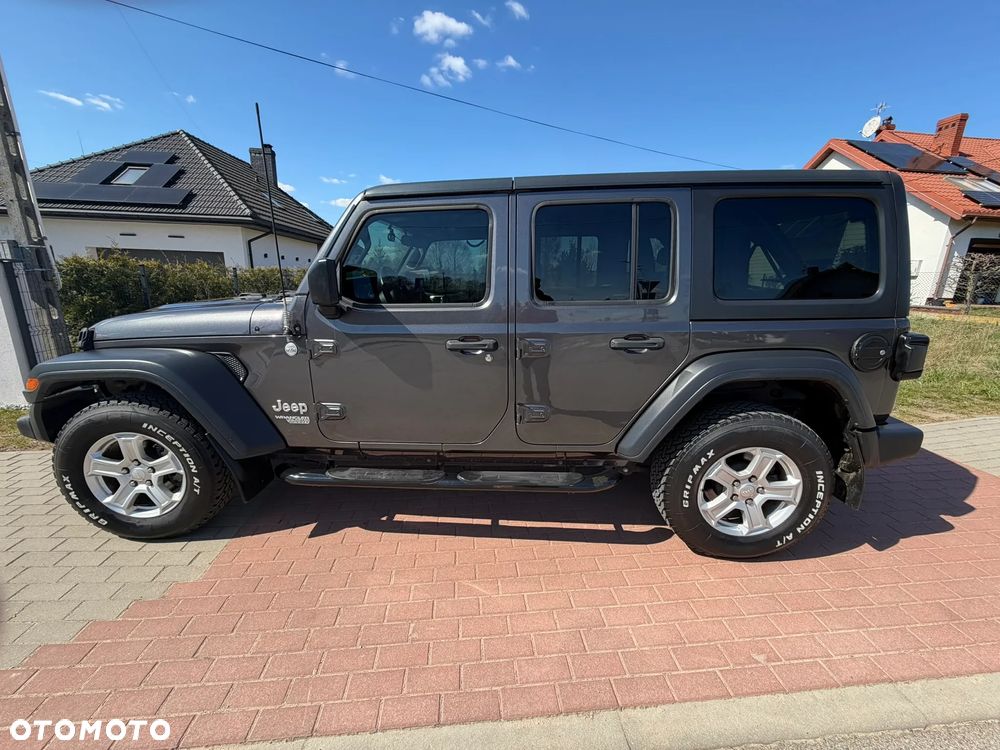 Jeep Wrangler - 8
