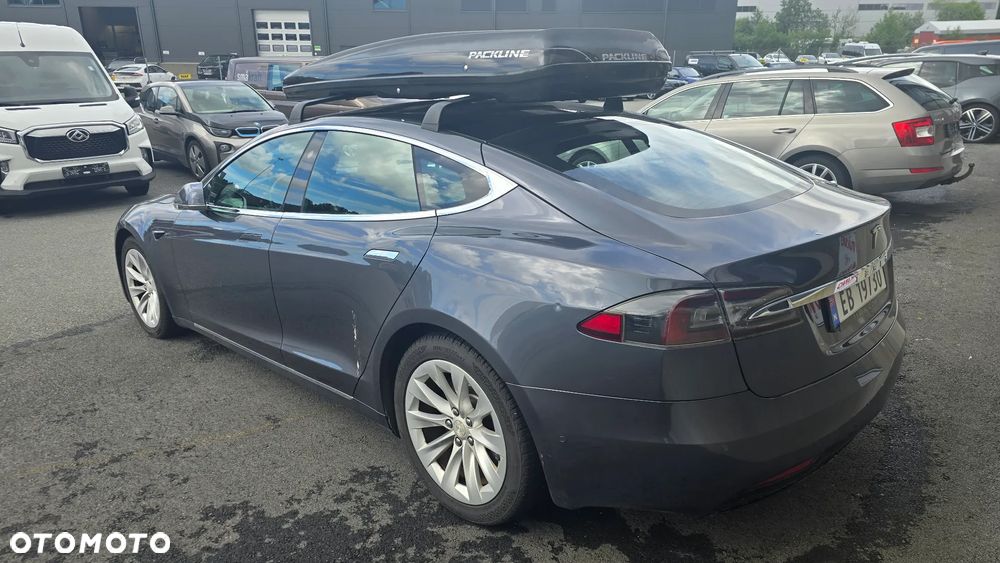 Tesla Model S - 9