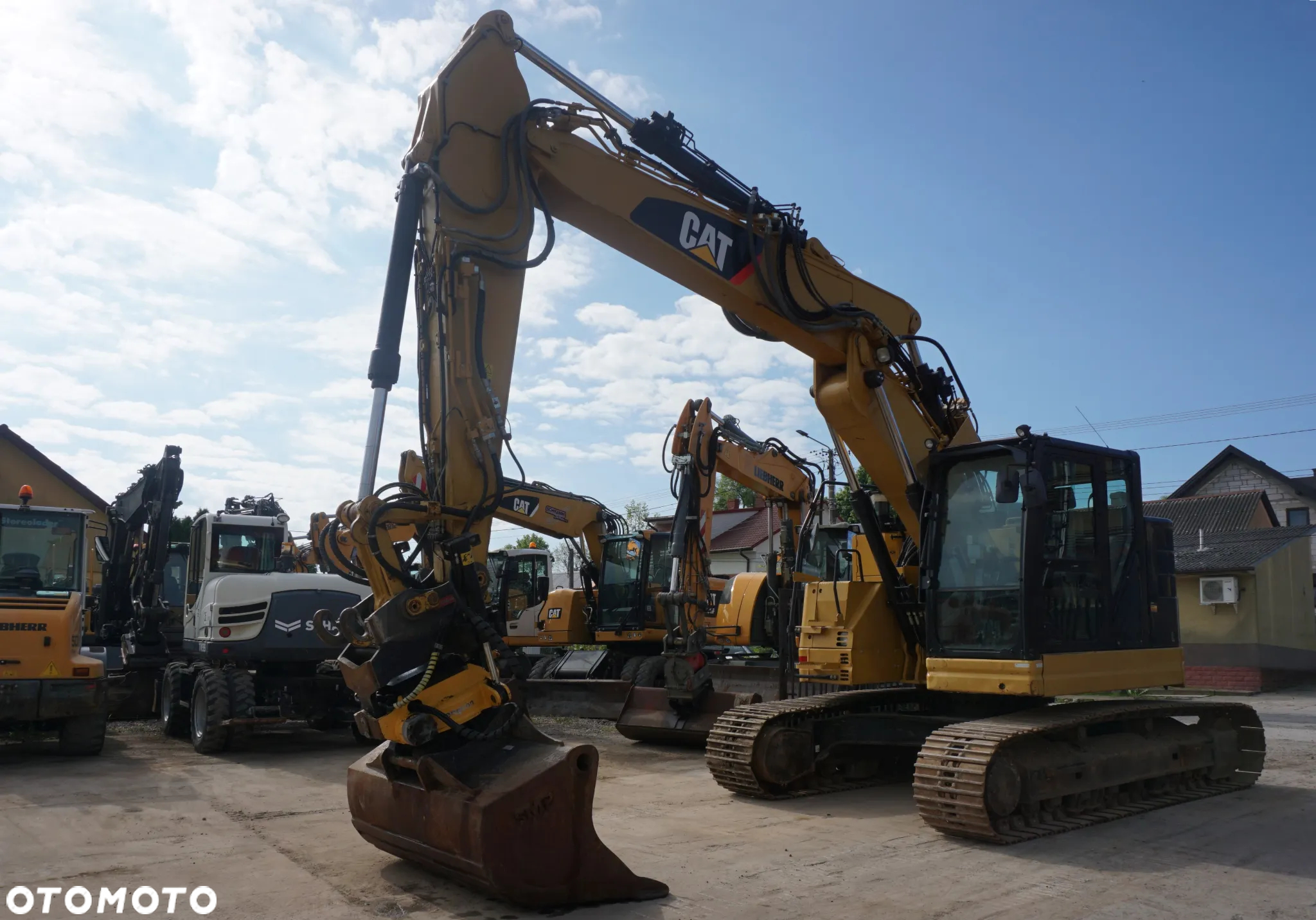 Caterpillar CAT 325 F - 9