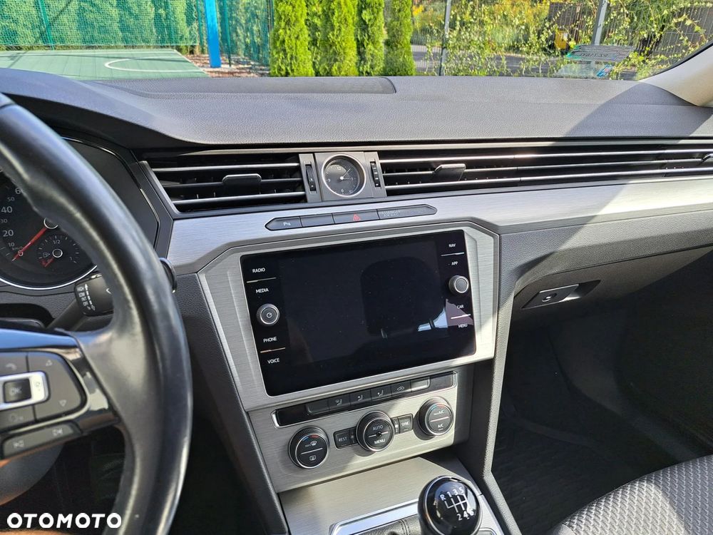 Volkswagen Passat - 7