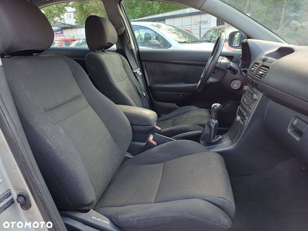 Toyota Avensis - 7