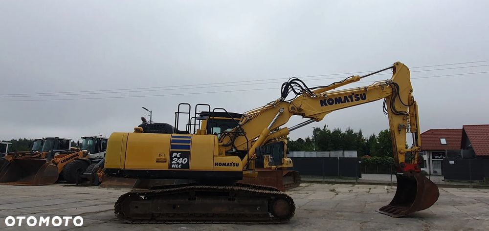 Komatsu PC240 NLC-10 - 9