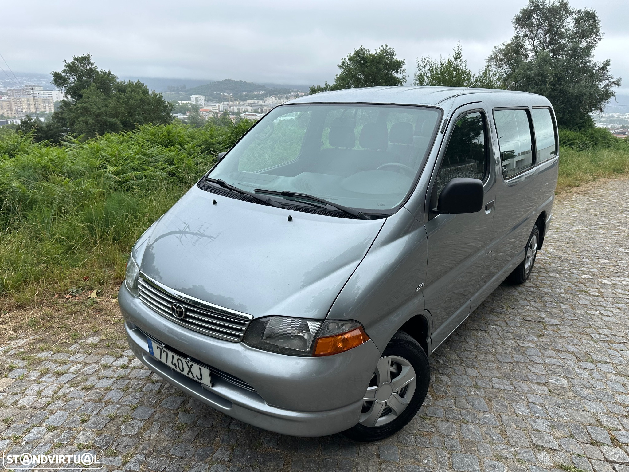 Toyota HiAce 2.5 D-4D 2.6T - 4