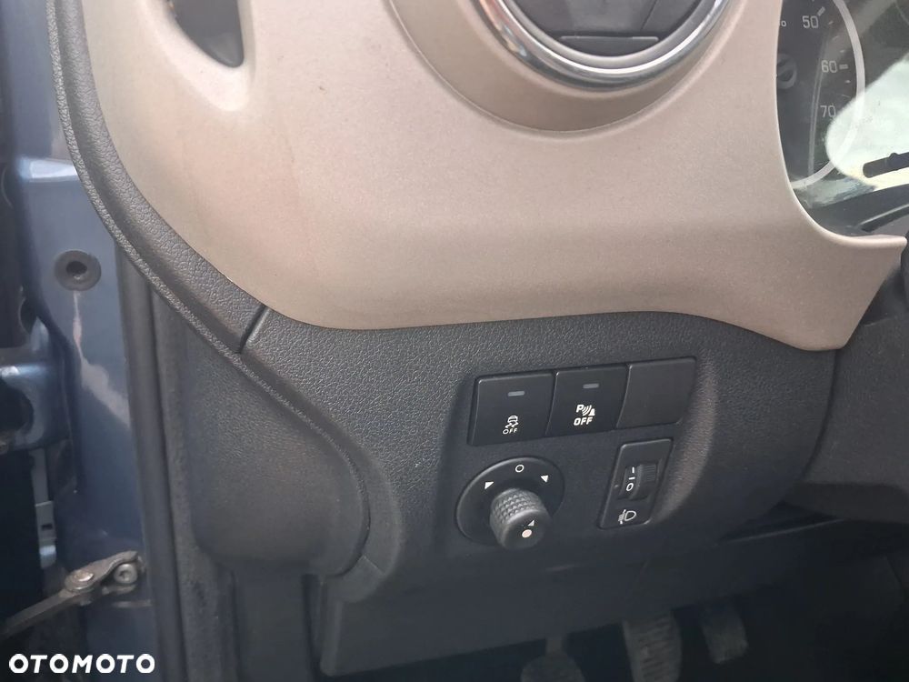 Peugeot Partner HDi FAP 115 Allure - 23