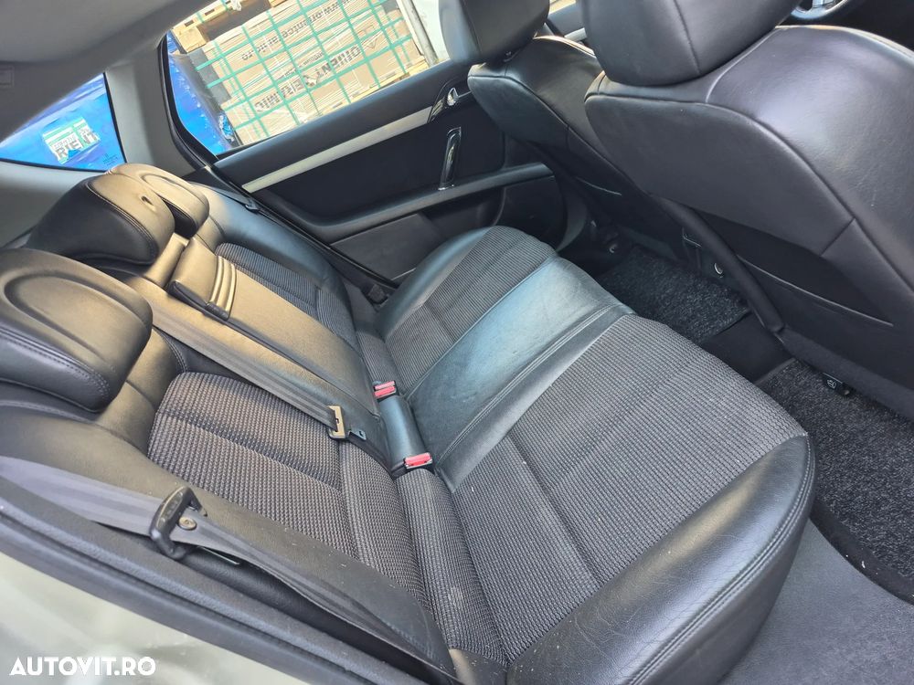 Peugeot 407 HDi 135 Automatik Business Line - 16