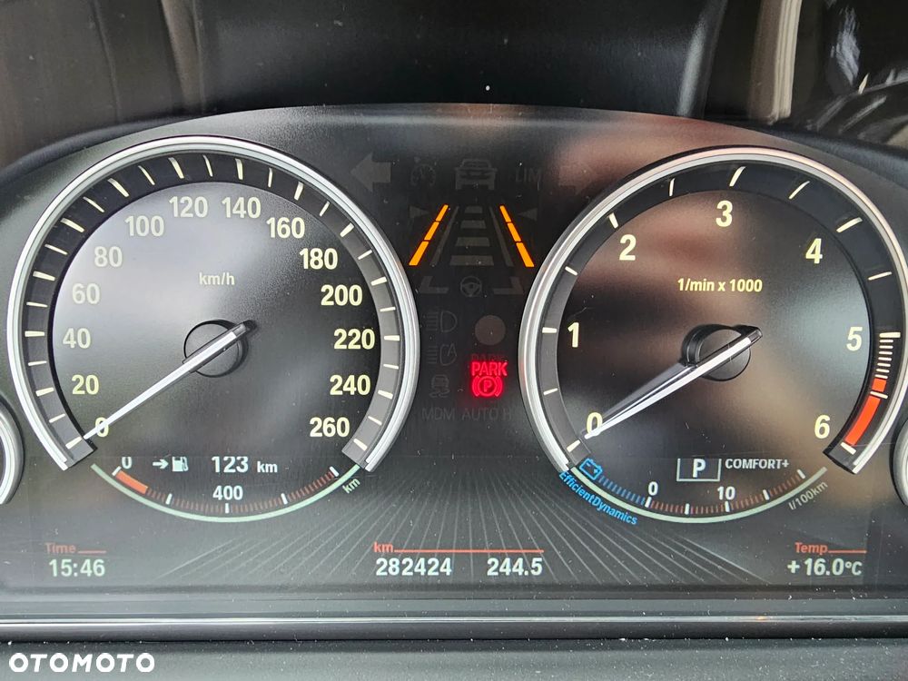 BMW Seria 5 530d xDrive Luxury Line - 7