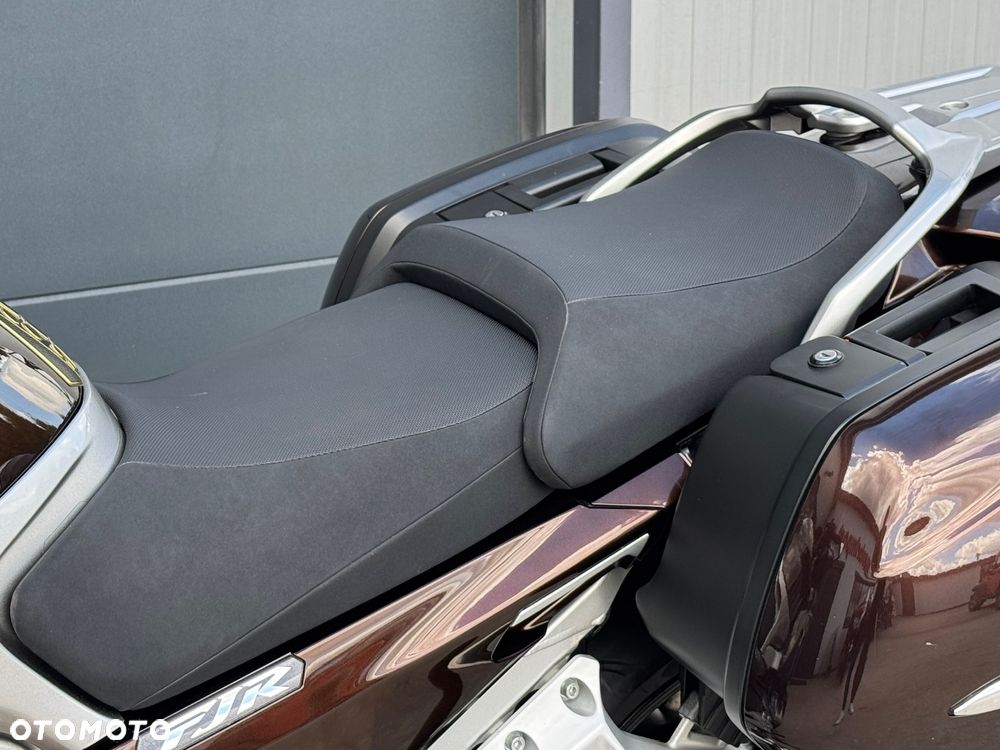 Yamaha FJR - 39