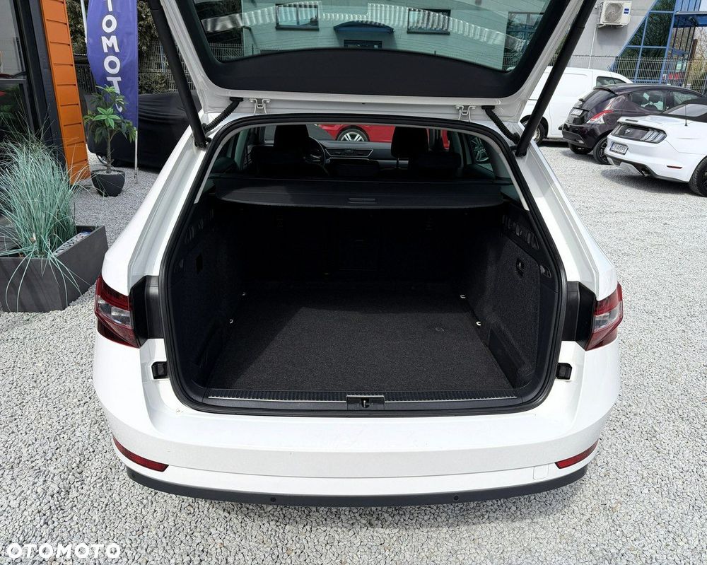 Skoda Superb 2.0 TDI 4x4 DSG L&K - 37