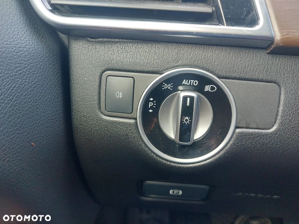 Mercedes-Benz GLE 250 d 4-Matic - 23