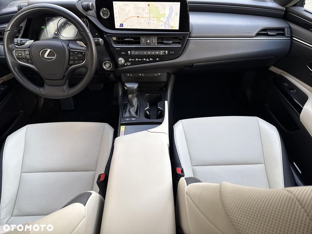 Lexus ES 300h Business Edition - 12
