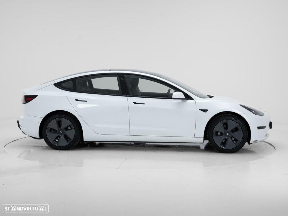 Tesla Model 3 Standard Range Plus RWD - 3