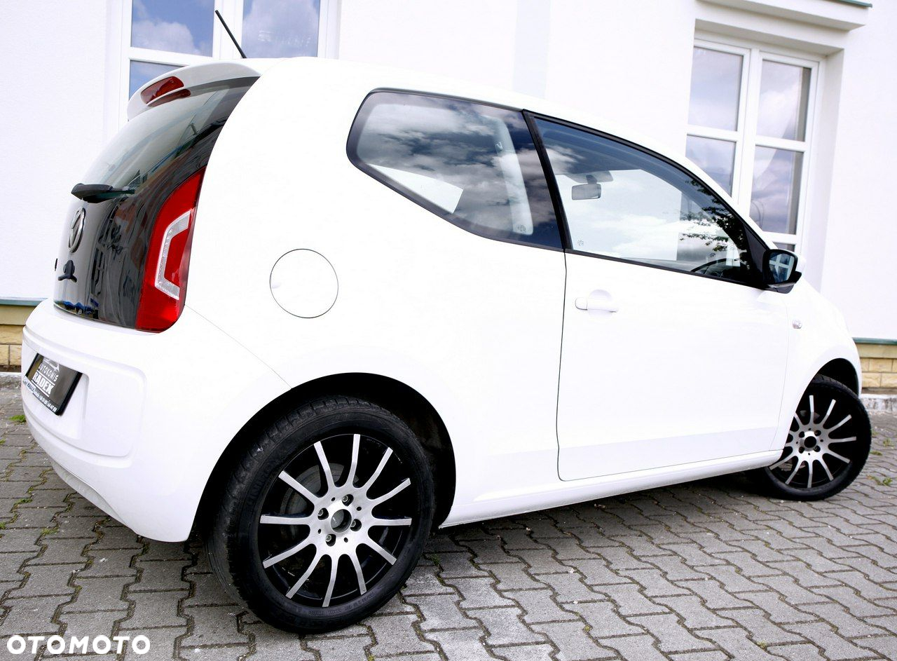 Volkswagen up! 1.0 street - 25