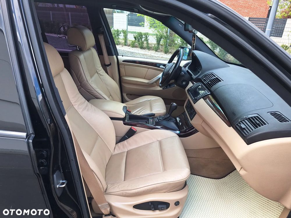 BMW X5 4.4i - 20
