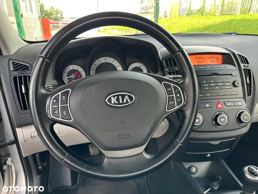 Kia Ceed - 15