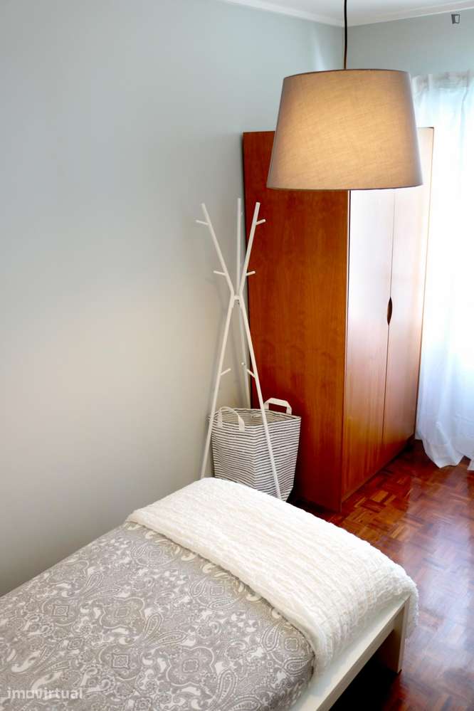 Quarto - localizado em Lumiar Lisbon - Grande imagem: 5/20
