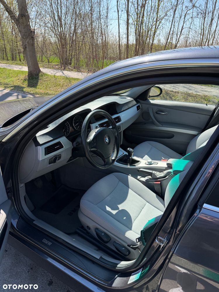 BMW Seria 3 325i - 7
