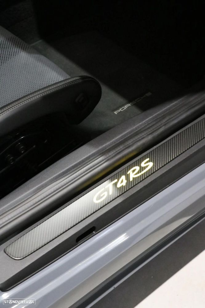 Porsche 718 Cayman - 35