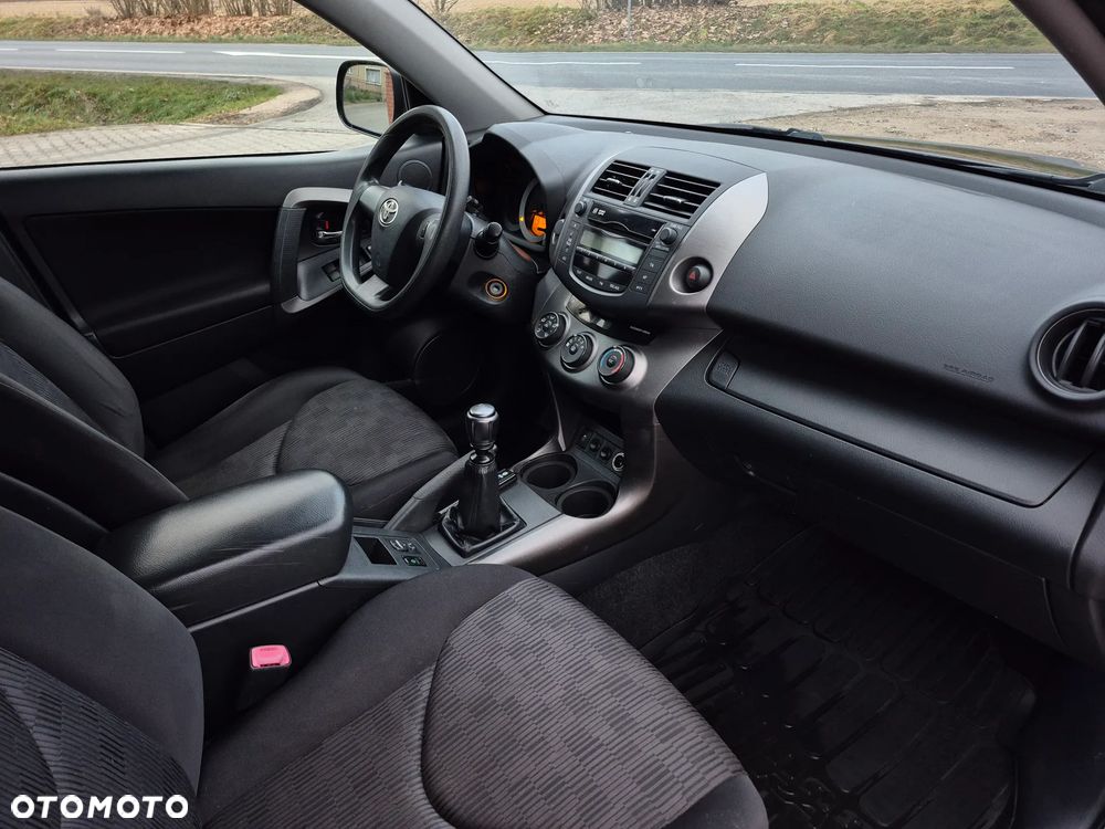 Toyota RAV4 - 16