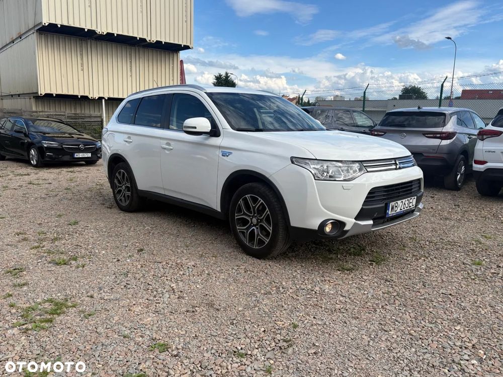 Mitsubishi Outlander 2.0 4WD Plus - 1