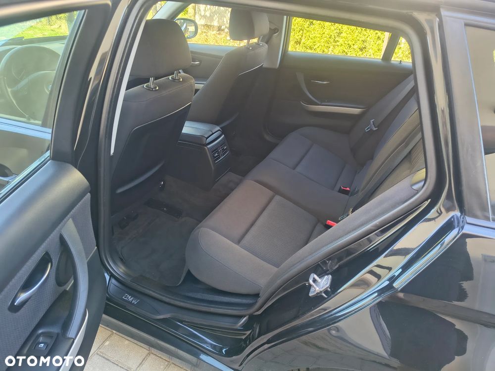 BMW Seria 3 318d DPF Edition Lifestyle - 12