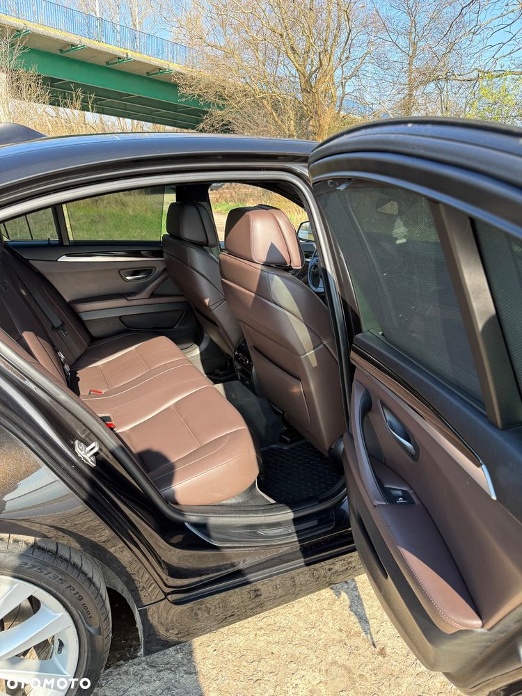 BMW Seria 5 530d xDrive - 16