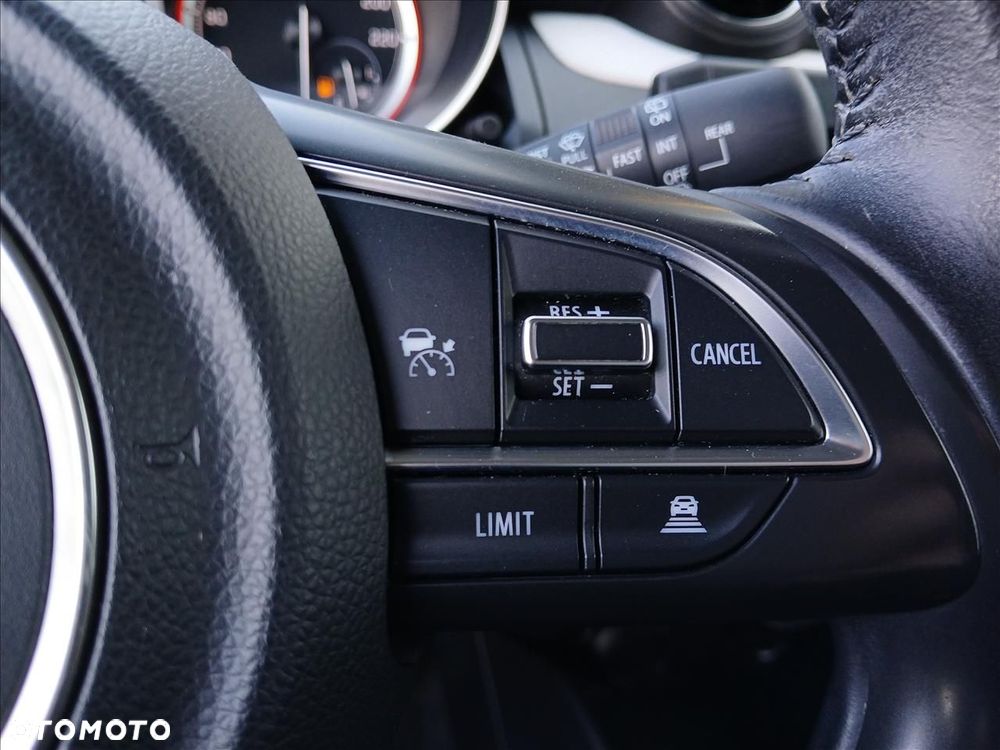 Suzuki Swift 1.2 Dualjet SHVS Premium CVT - 17