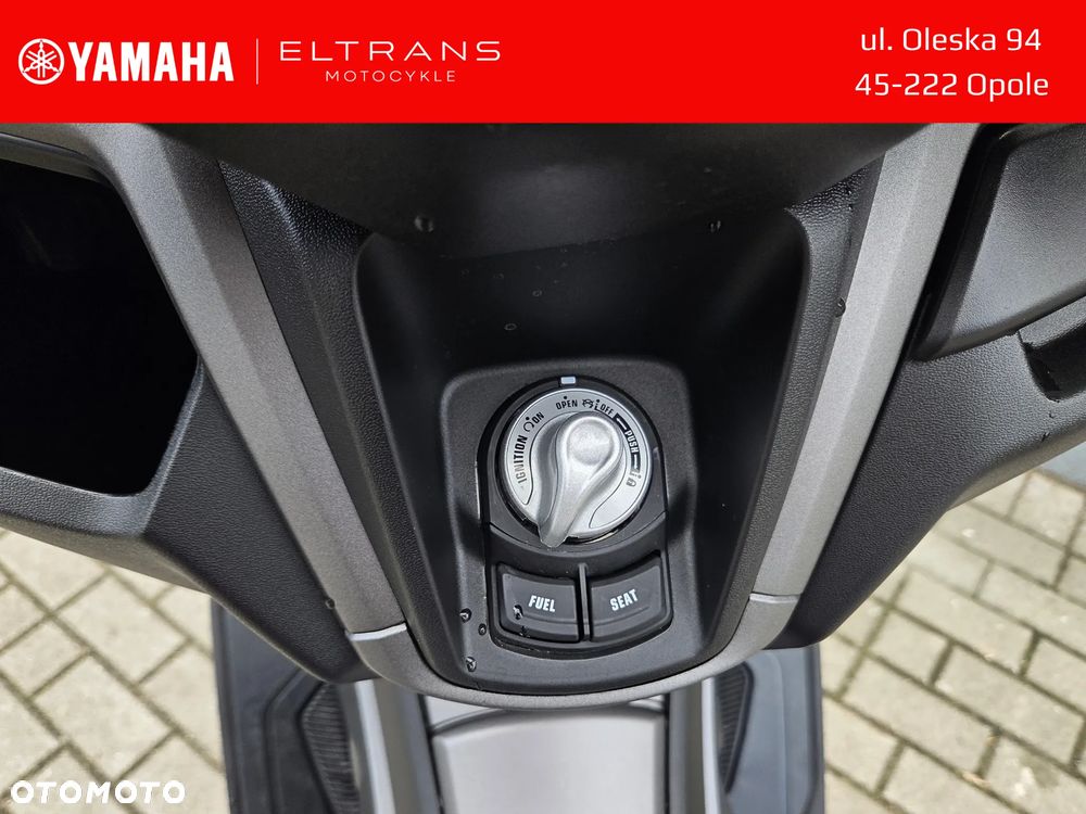 Yamaha NMAX - 16