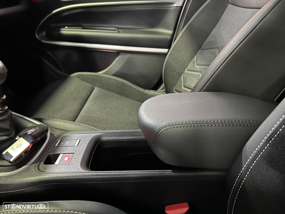 Jeep Avenger 1.2 GSE T3 Summit - 14