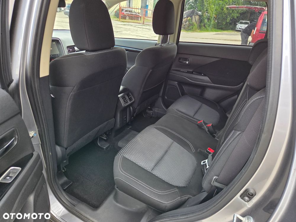 Mitsubishi Outlander - 19