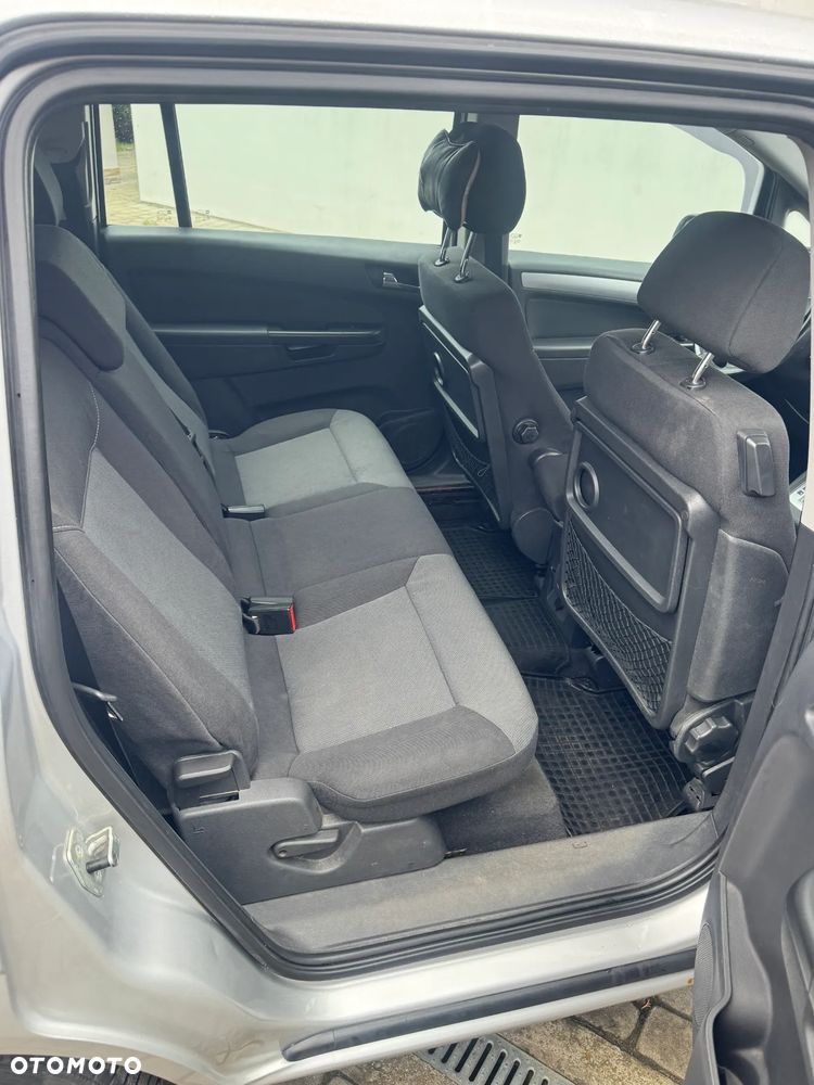 Opel Zafira - 32