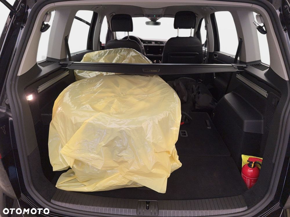 Volkswagen Touran - 20