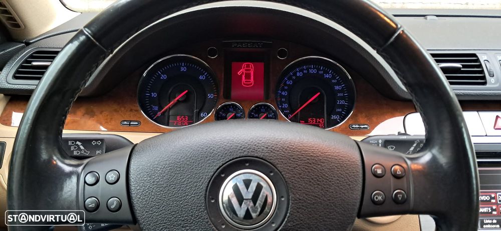 VW Passat Variant 2.0 TDi Sportline - 14
