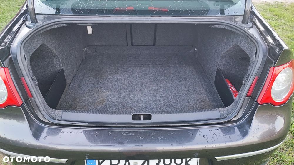 Volkswagen Passat 2.0 TDI DPF Highline DSG - 22