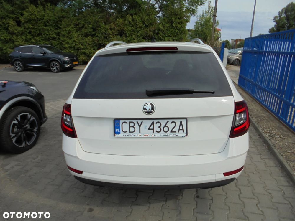 Skoda Octavia 2.0 TDI DSG Ambition - 39
