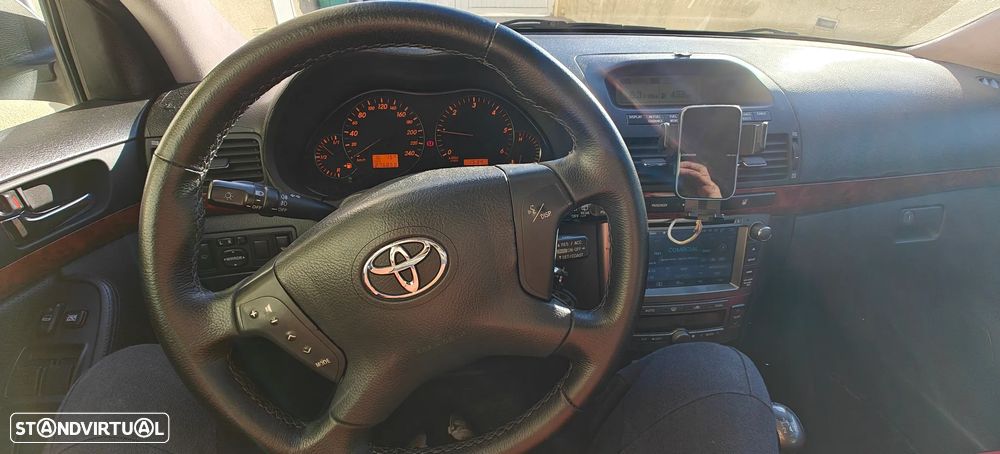 Toyota Avensis SW 2.0 D-4D - 10