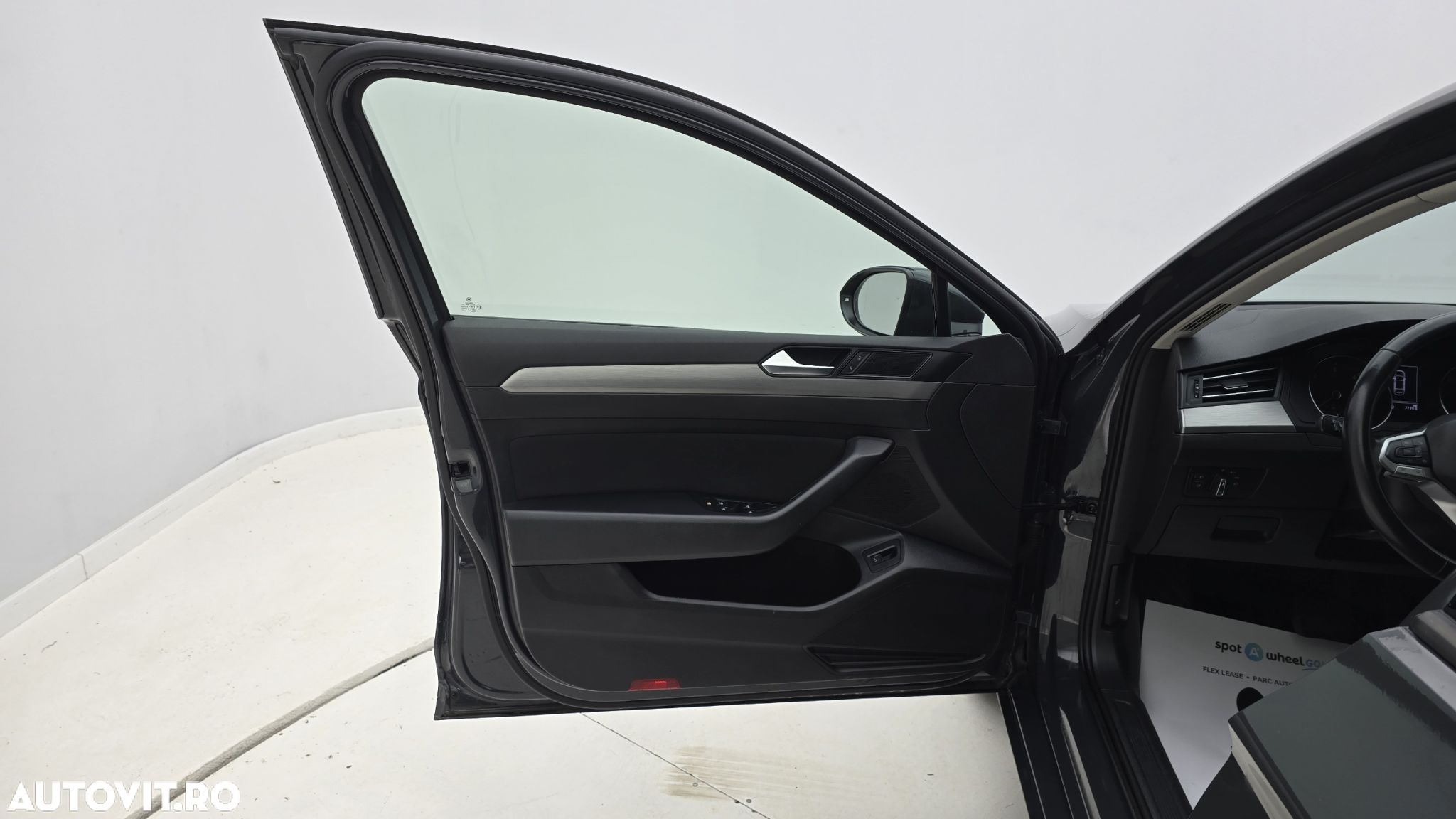 Volkswagen Passat 2.0 TDI DSG Advance - 10