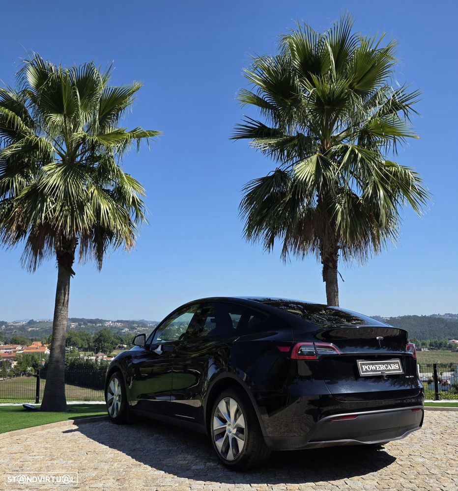 Tesla Model Y Long Range Dual Motor AWD - 9