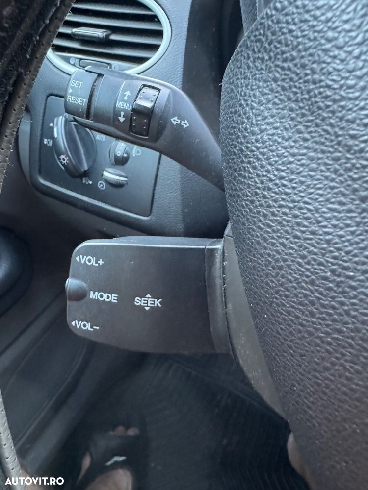 Ford Focus 1.6i Titanium - 14