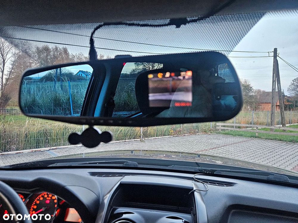 Dacia Duster 1.6 SCe Urban Explorer S&S - 21