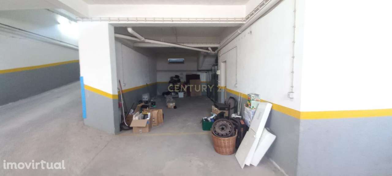 Parqueamento Espaçoso em Sintra - 27m² - Grande imagem: 5/19