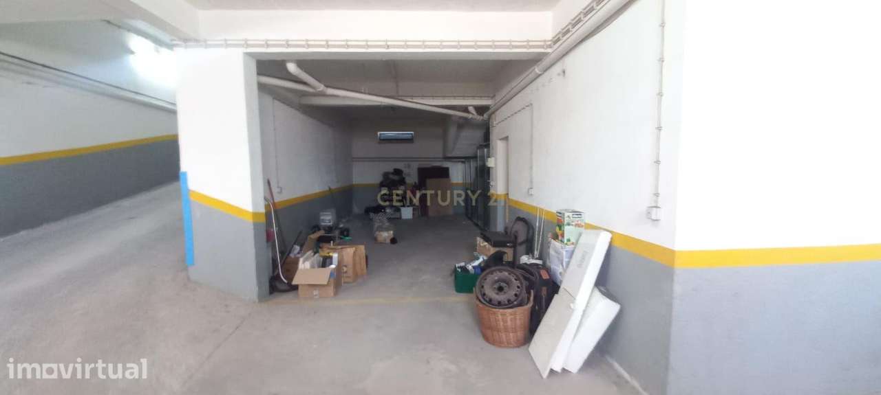 Parqueamento Espaçoso em Sintra - 27m² - Grande imagem: 5/19