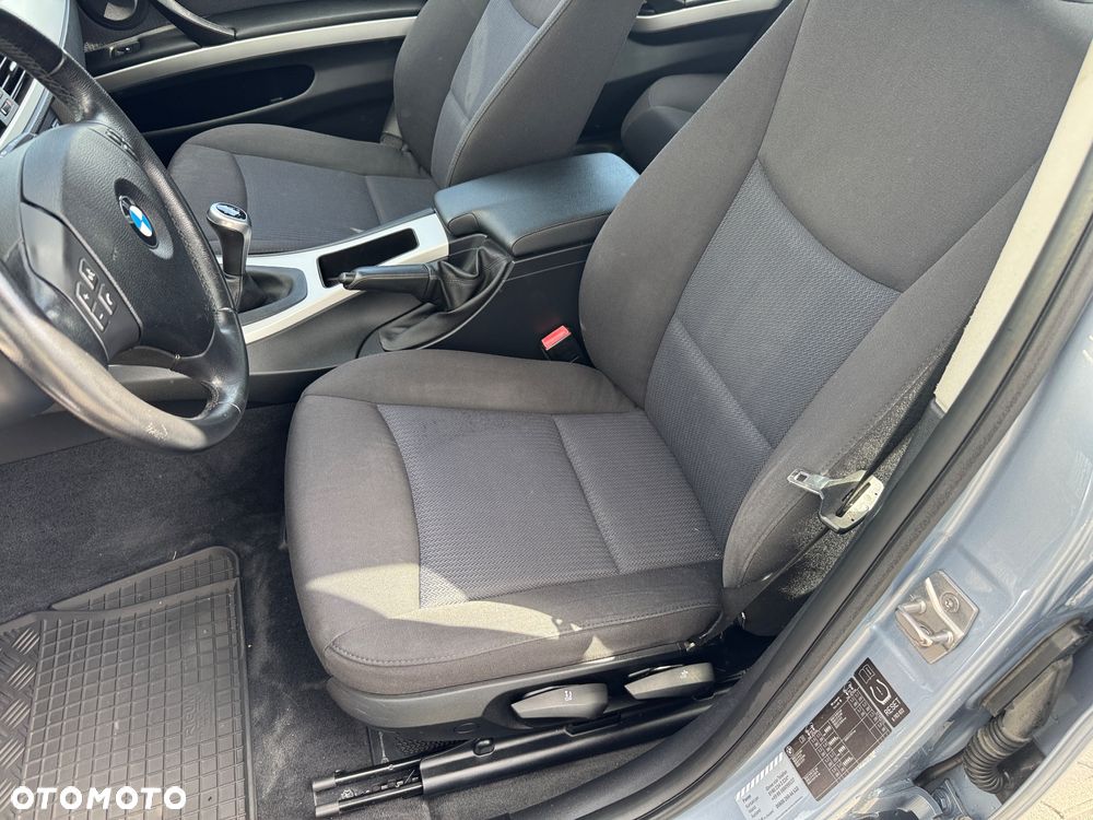 BMW Seria 3 318d DPF Edition Lifestyle - 19